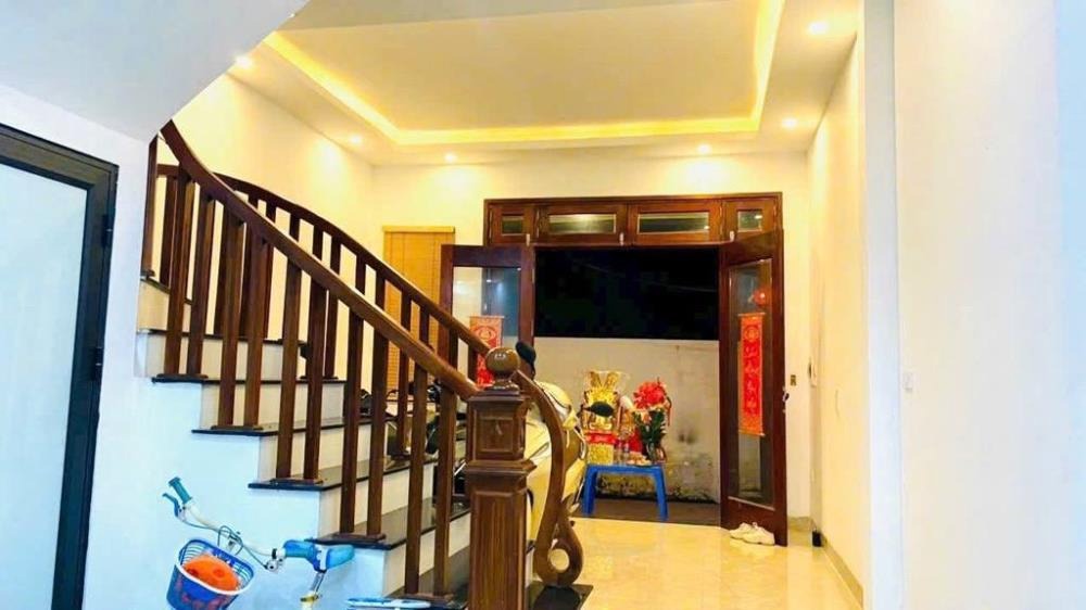 Bán Nhà Định Công Thượng - 5 Phòng Ngủ, Tiện Ích Vui Vẻ, Giá 8.6 Tỷ