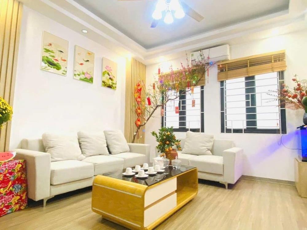 Bán Nhà Định Công Thượng - 5 Phòng Ngủ, Tiện Ích Vui Vẻ, Giá 8.6 Tỷ