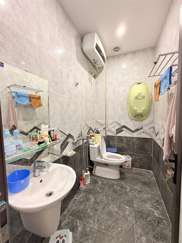 Nhà Đẹp Giá Tốt Tại Bùi Xương Trạch, Thanh Xuân - 40m² x 3 Tầng - Chỉ 3.65 Tỷ