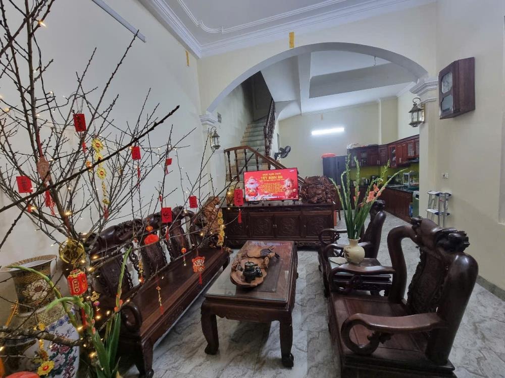 Bán nhà chính chủ Tôn Thất Tùng, Đống Đa - 11.5 tỷ - Vị trí đẹp, full nội thất