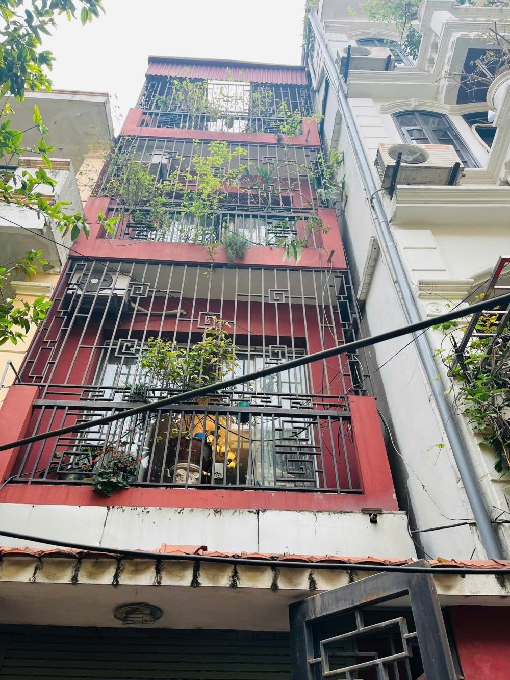Bán Nhà Mặt Ngõ Thái Thịnh - 55m² - 4 Tầng - Phân Lô - 15 tỷ - Kinh Doanh VP
