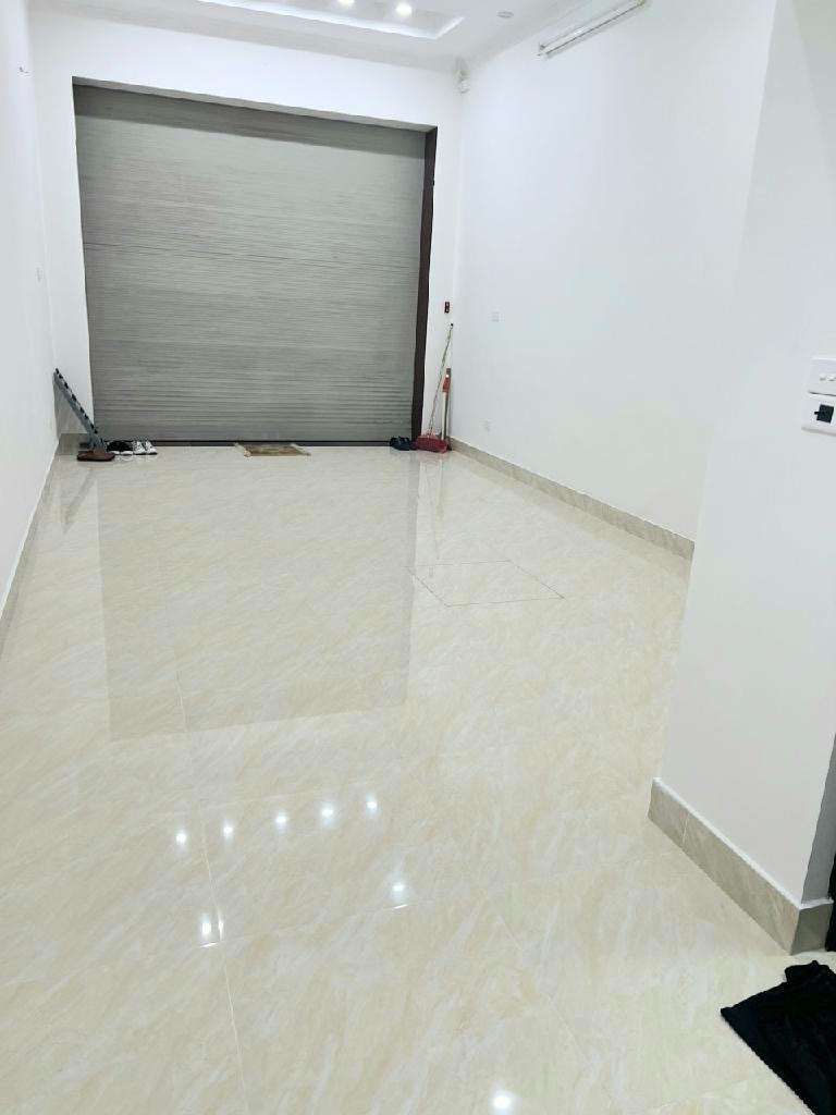 Gara Oto Kinh Doanh 6 Tầng, Thang Máy, Nội Thất Cao Cấp - Vị Trí Đắc Địa Cầu Giấy