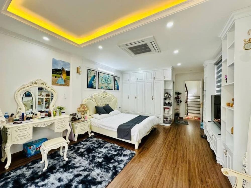 Siêu phẩm lô góc phố Bạch Mai: 23.8 tỷ - 49m² - Thông thoáng - Sang trọng - Ô tô vào tận cửa