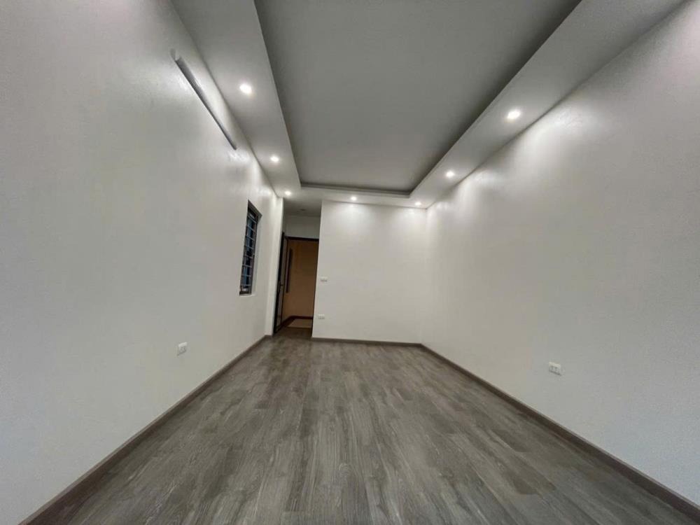 Siêu phẩm lô góc 3 thoáng - Ô tô qua cửa - 20m ô tô tránh - Nhà đẹp ở ngay - Tiện ích vượt trội