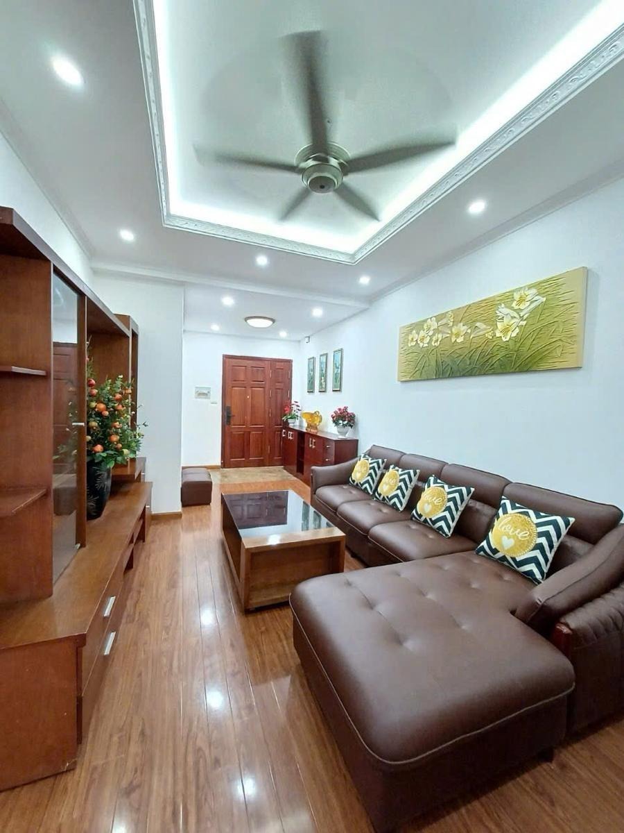 Chung Cư HH1 Yên Hòa: Căn Góc 2PN, View Hồ, Full Nội Thất - Giá 6.85 Tỷ