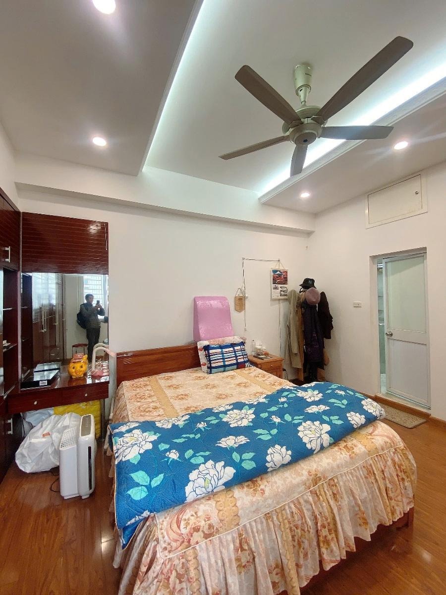 Chung Cư HH1 Yên Hòa: Căn Góc 2PN, View Hồ, Full Nội Thất - Giá 6.85 Tỷ