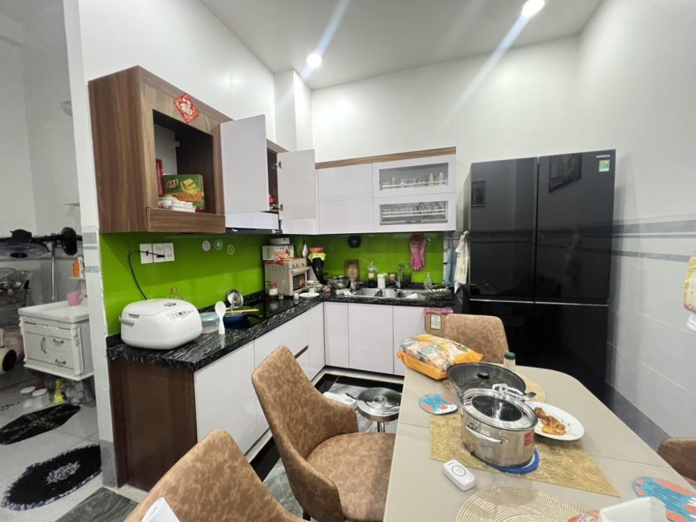 Nhà 2 Tầng 88m2 Q9, Tặng Nội Thất, Hẻm Xe Tải - Vị Trí Đắc Địa