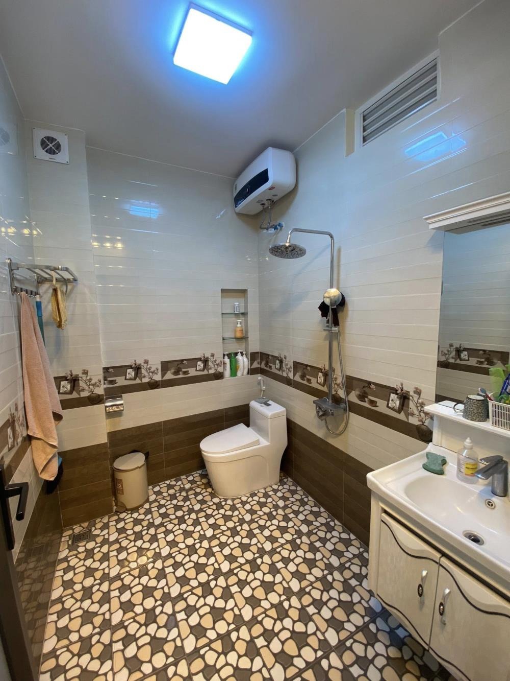 Bán nhà Hồng Tiến, Long Biên - 76m² x 6 Tầng, Thang Máy - Giá 22.3 tỷ