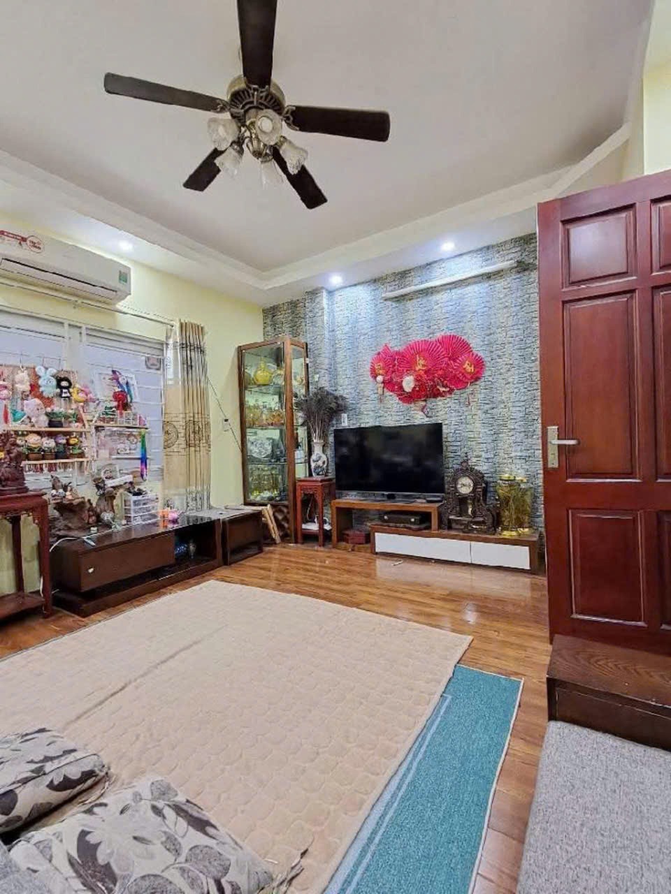 Bán nhà phố Trần Bình, Hà Nội: 5 tầng, 36m2, Ngõ Thông Thoáng, Giá Tốt