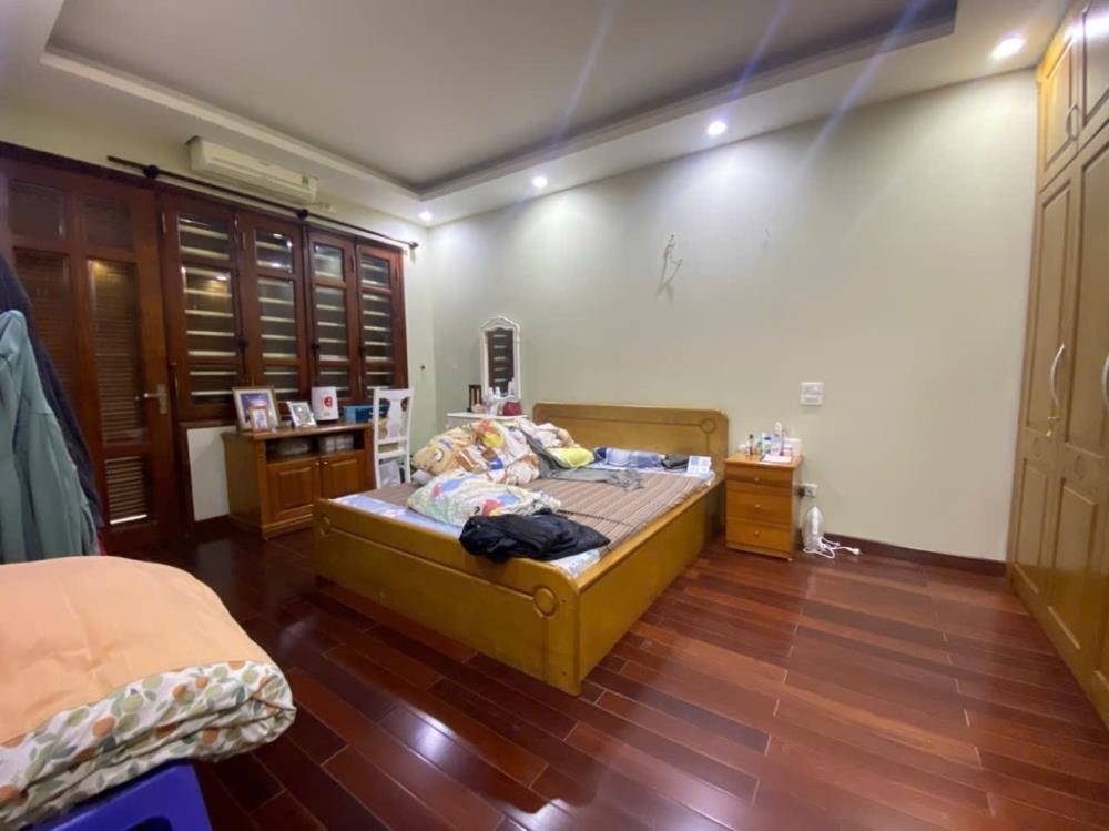 Bán nhà Hoàng Quốc Việt - 88m2, 5 tầng, Giá 30 tỷ (TL)