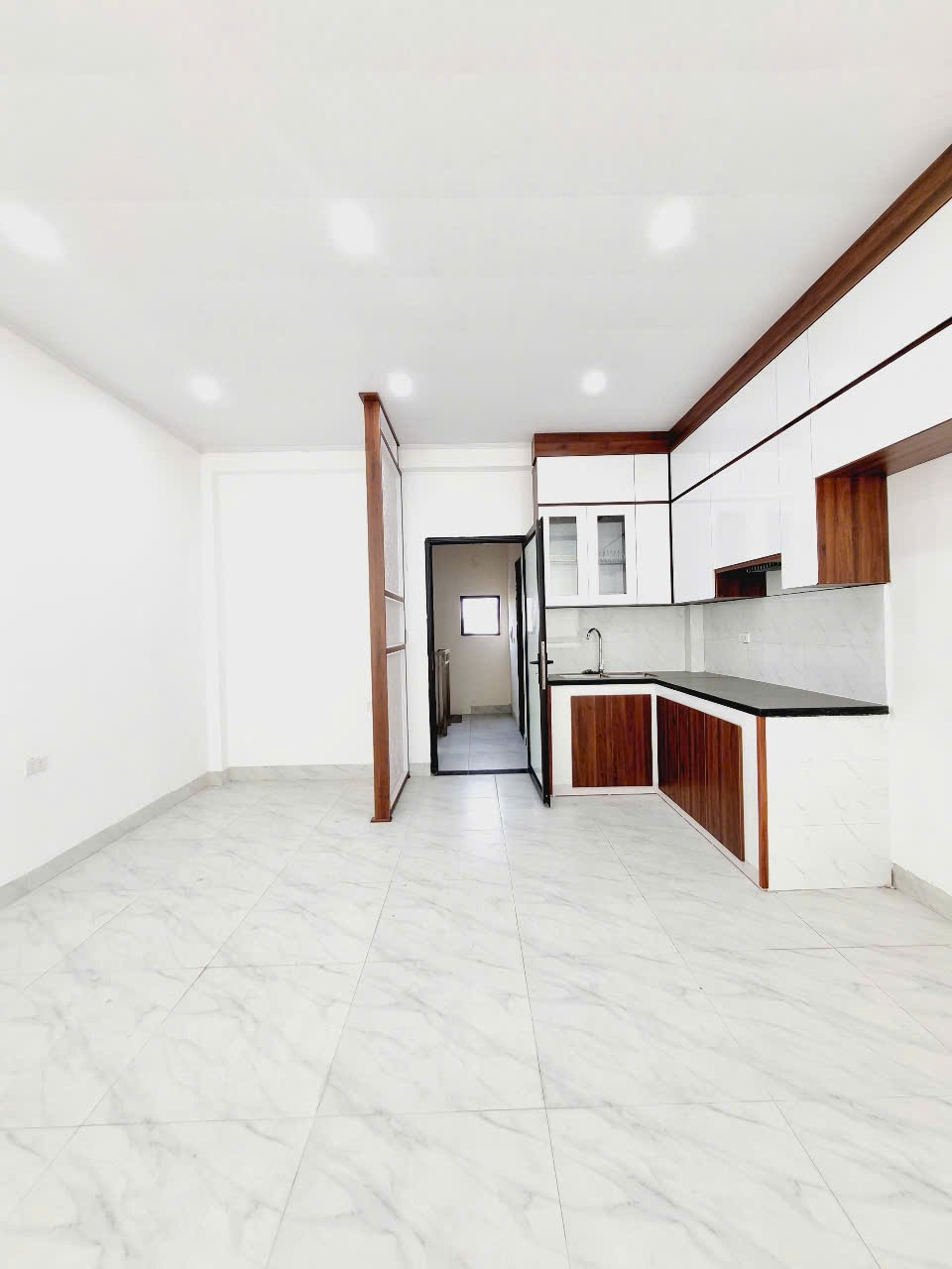 Lê Hồng Phong, Hà Đông: Oto Đỗ Cửa, 5 Tầng Thang Máy - Vị Trí Độc Tôn