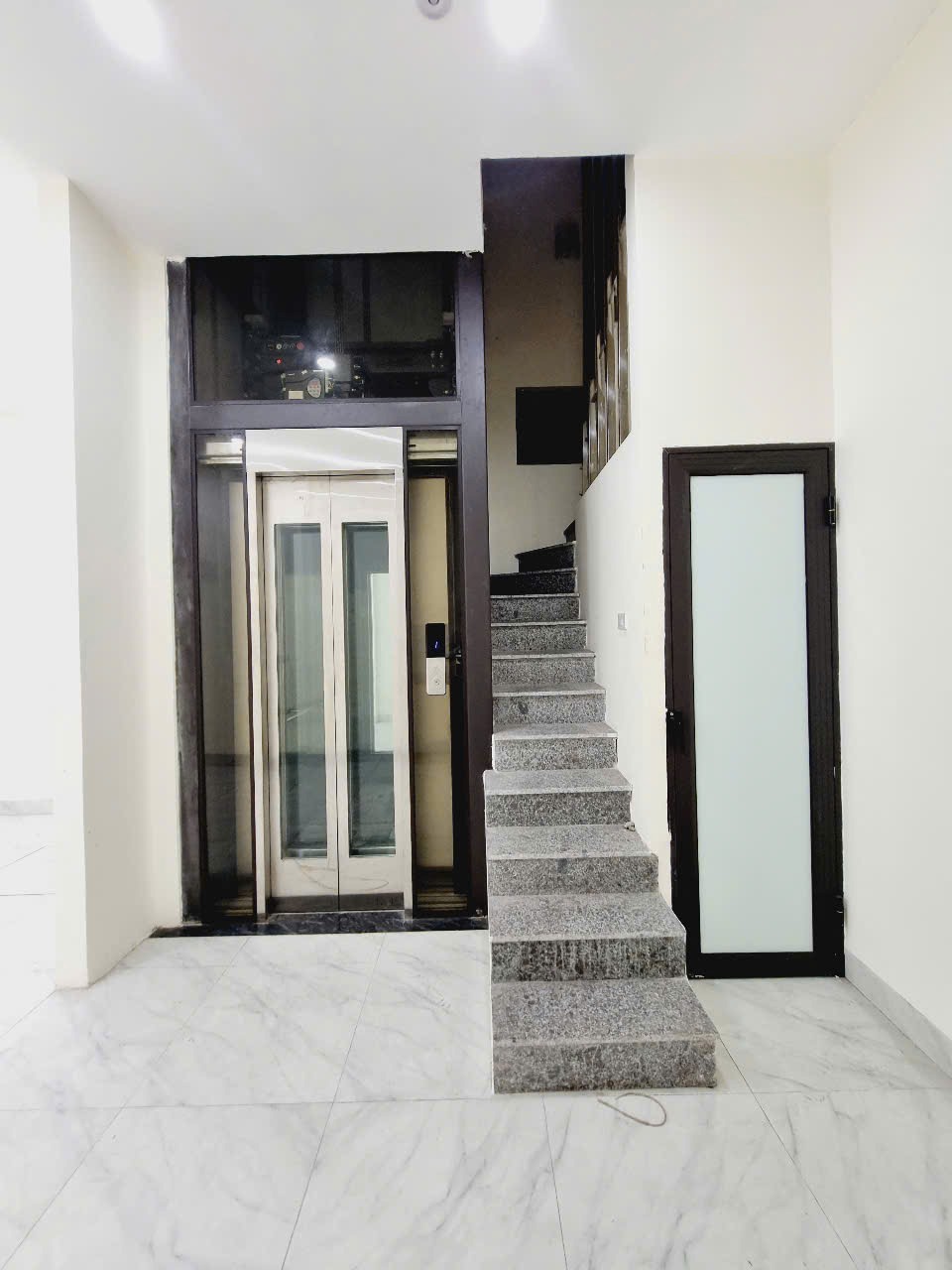 Lê Hồng Phong, Hà Đông: Oto Đỗ Cửa, 5 Tầng Thang Máy - Vị Trí Độc Tôn