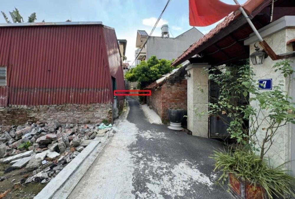 Lô Đất 42m2 Trung Tâm Gia Lâm - Gần VinWonders, Giá Chỉ 2.9 Tỷ