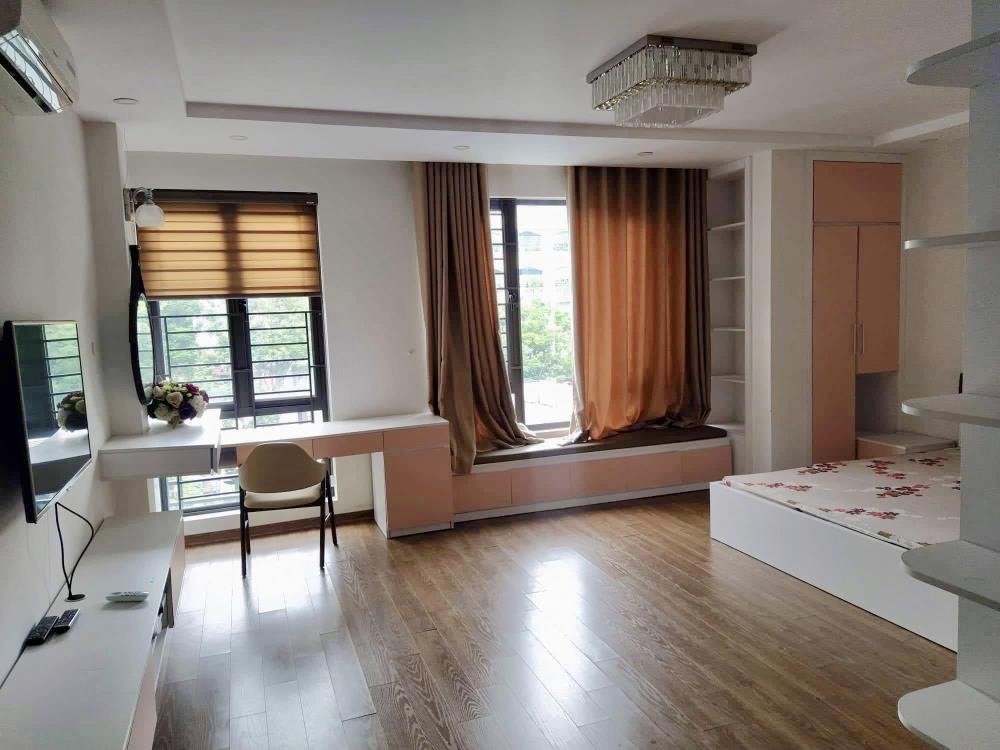 Bán nhà phân lô Hoàng Quốc Việt, Cầu Giấy - 45m², 5 tầng, Ô tô tránh nhau - Giá 18 tỷ