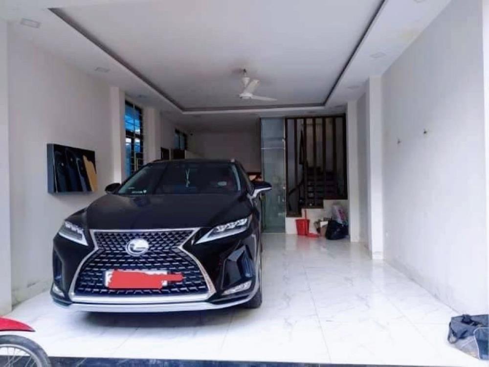 Bán nhà phân lô Hoàng Quốc Việt, Cầu Giấy - 45m², 5 tầng, Ô tô tránh nhau - Giá 18 tỷ