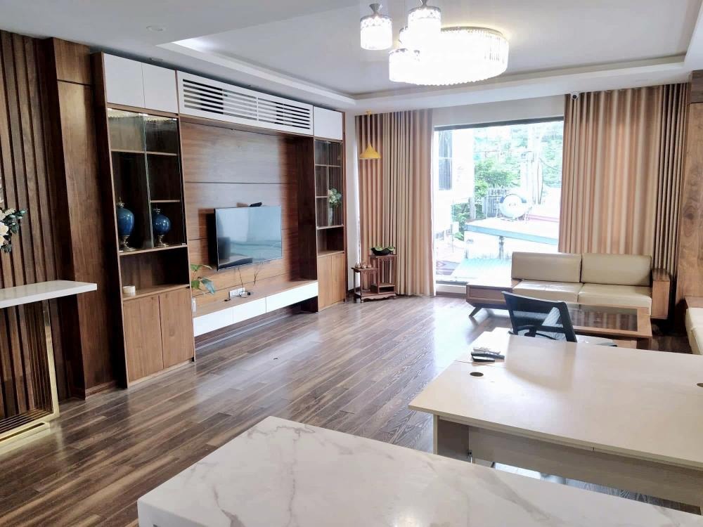 Bán nhà phân lô Hoàng Quốc Việt, Cầu Giấy - 45m², 5 tầng, Ô tô tránh nhau - Giá 18 tỷ
