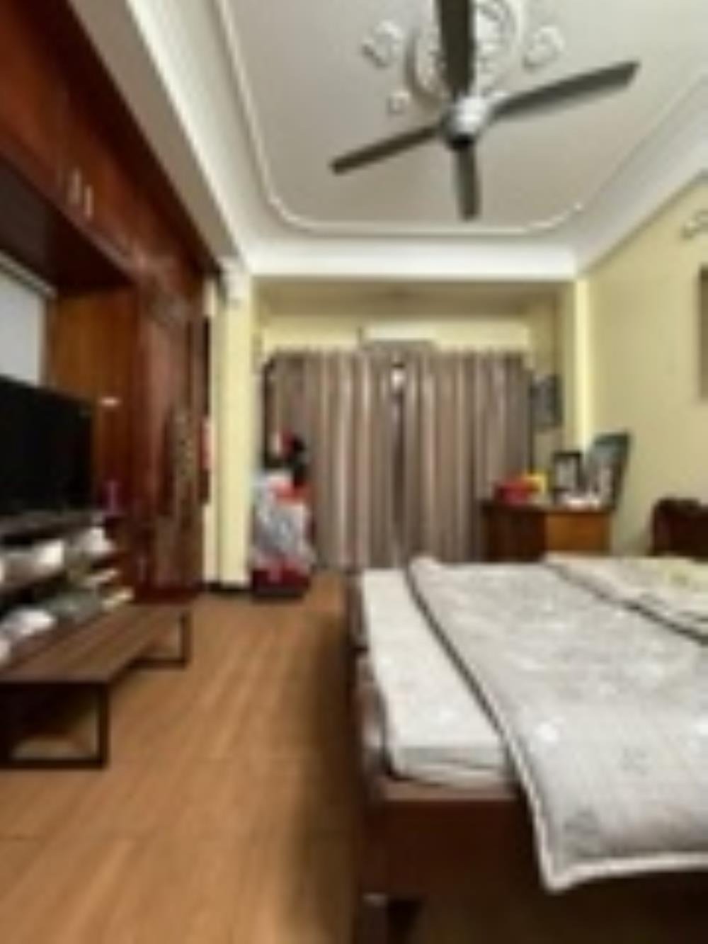 Bán nhà phân lô Trần Quốc Hoàn, Cầu Giấy: 55m2, 5 tầng, MT 9.7m, KD sầm uất