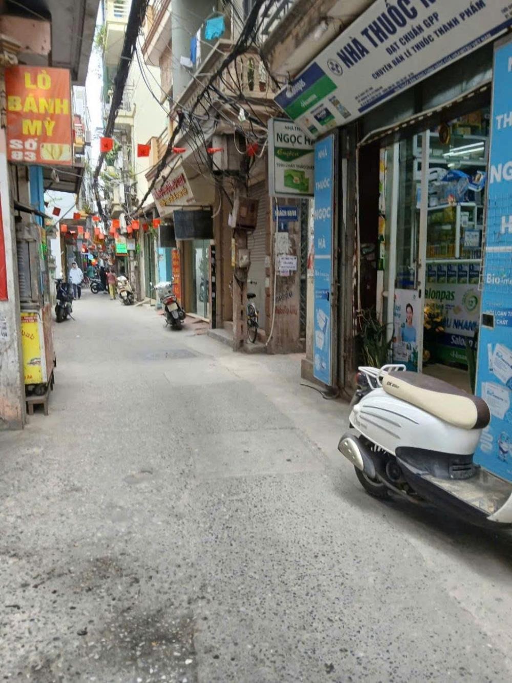 Bán nhà lô góc Cầu Giấy - Vị trí đẹp, mặt tiền rộng, tiềm năng xây dựng