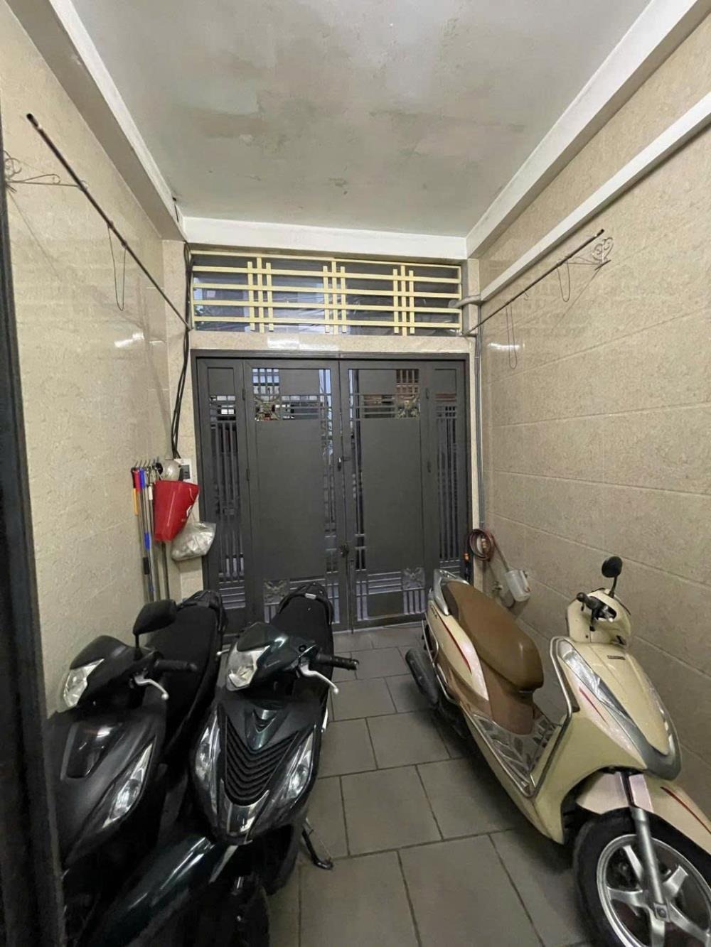 Bán nhà Tây Hồ - 50m2 - 10.9 tỷ - Gần Hồ Tây, Ô Tô Đỗ