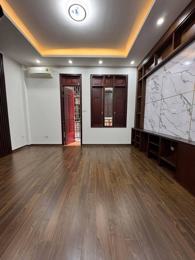 Bán Nhà Phân Lô Lê Trọng Tấn: 65m², 5 Tầng, Mặt Tiền 5m, Oto Vào Nhà