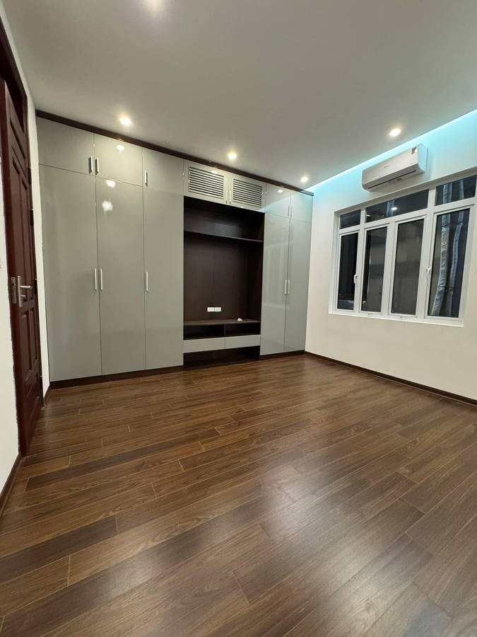 Bán Nhà Phân Lô Lê Trọng Tấn: 65m², 5 Tầng, Mặt Tiền 5m, Oto Vào Nhà