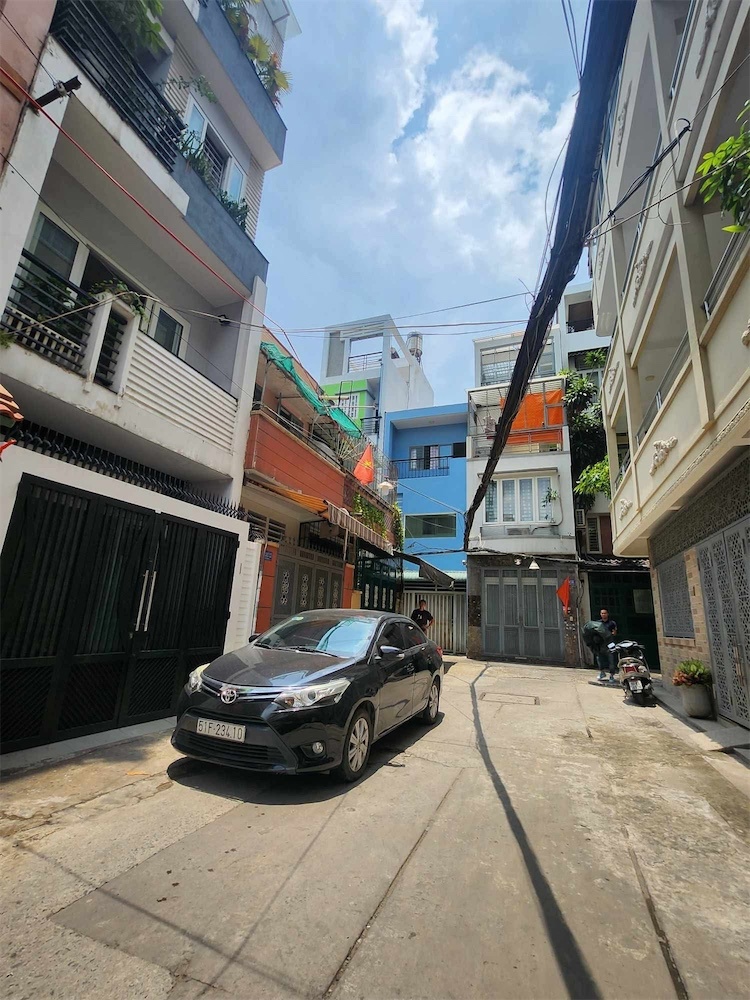 Bán nhà Quận 3 - 5 Tầng, Hẻm Xe Tải - Vị Trí Đắc Địa, Kinh Doanh Tốt