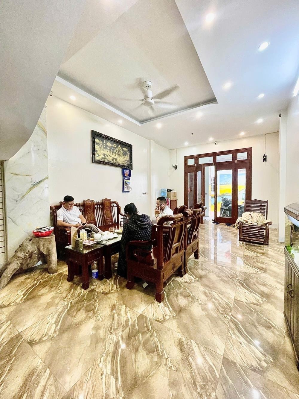 Nhà Ngô Quyền, Hà Đông: 67m² - 4 Tầng - Ô Tô Đỗ Cổng - Tặng Nội Thất