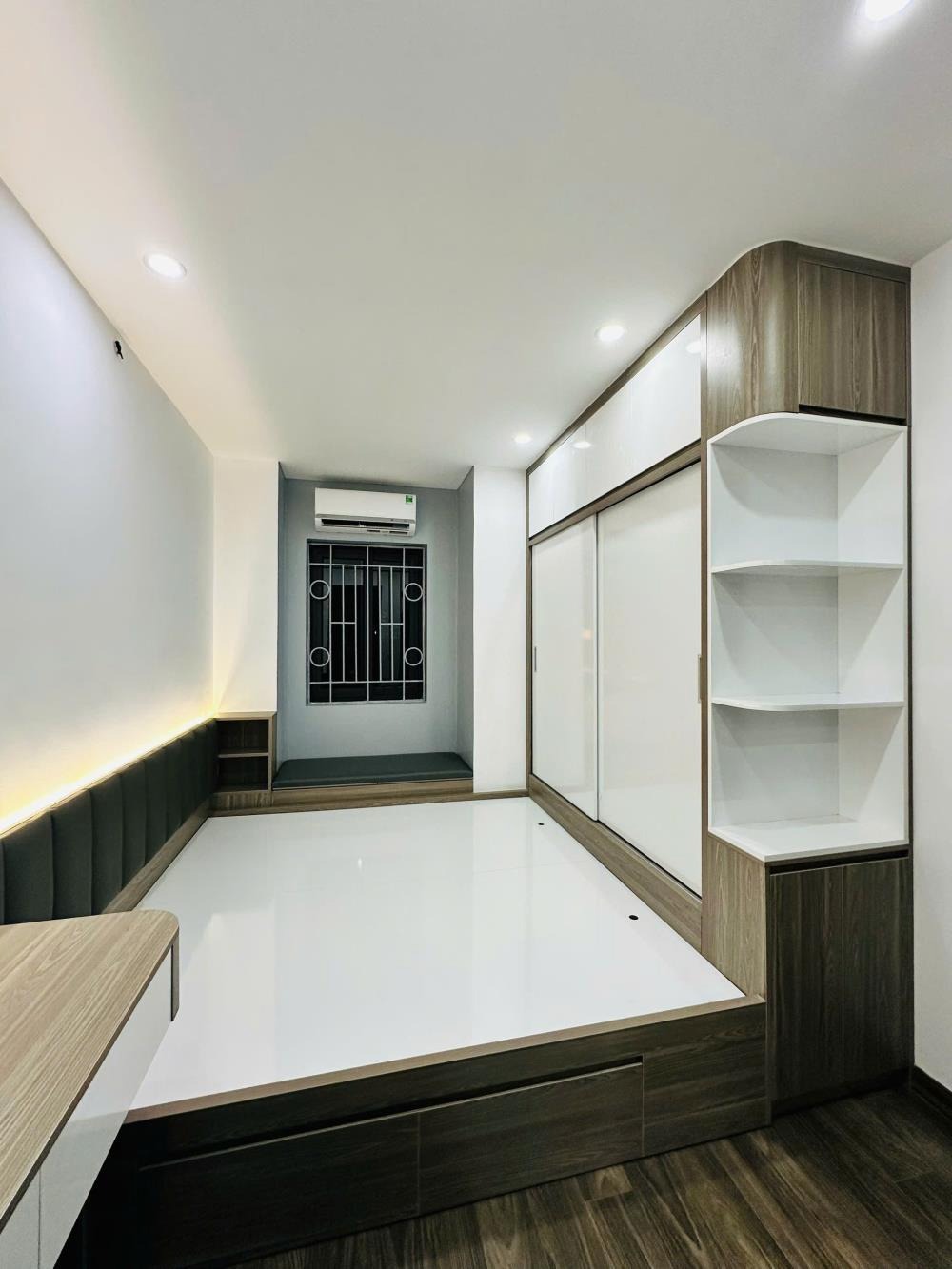 Bán căn hộ góc 2 mặt thoáng, view đẹp tại CT3B Bắc Linh Đàm - 68m2 - 3PN - Giá 3.99 tỷ
