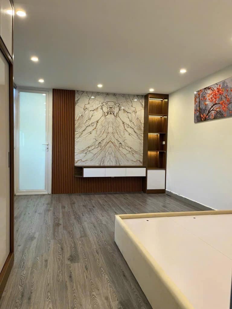 Lô Góc Đội Cấn - 50m² - 4 Tầng - 8.9 Tỷ - Ngõ Rộng, Gần Phố