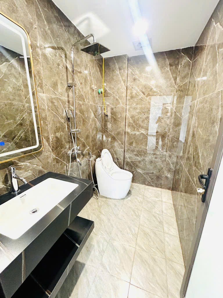 Bán nhà 5 tầng, 65m2, Trần Khát Chân, Giá 9.9 tỷ