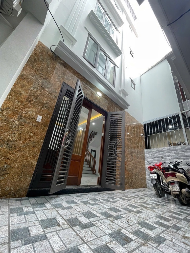 Bán nhà Cổ Nhuế góc đẹp, 5 tầng, mặt tiền 6m - Giá 6 tỷ