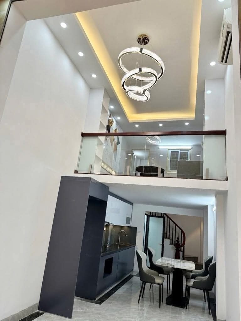 Nhà Phố Huế 5 Tầng, Thang Máy, 4 Phòng Ngủ Master - Vị Trí Vàng