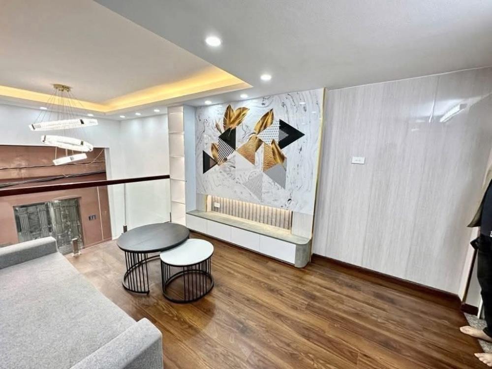 Nhà Phố Huế 5 Tầng, Thang Máy, 4 Phòng Ngủ Master - Vị Trí Vàng