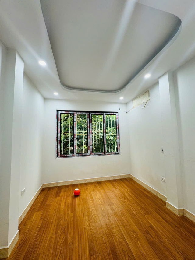 Bán Nhà Nam Từ Liêm 40m2, 5 Tầng, Ô Tô Đỗ Cửa, Giá 8 Tỷ