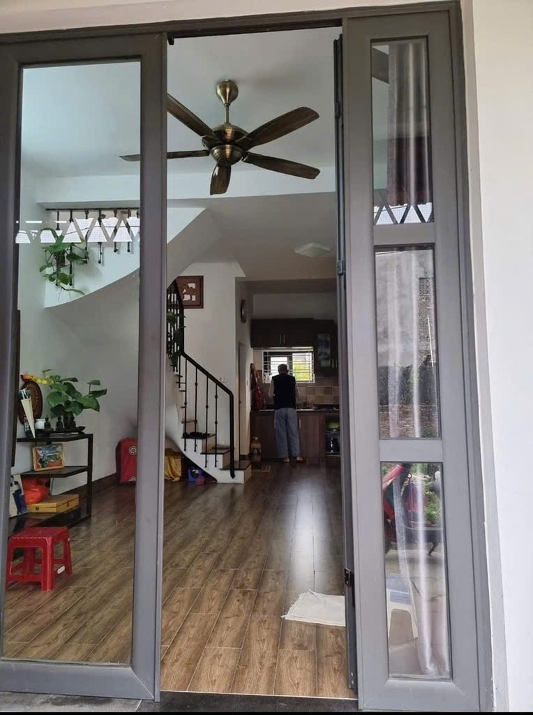 Nhà Ngõ Âu Cơ - Thông Thoáng, Ô Tô Tránh, Giá 3 tỷ