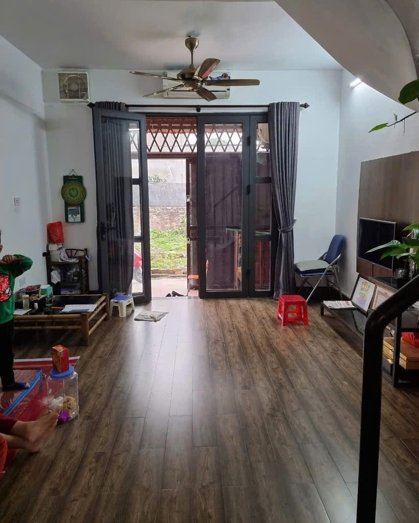 Nhà Ngõ Âu Cơ - Thông Thoáng, Ô Tô Tránh, Giá 3 tỷ