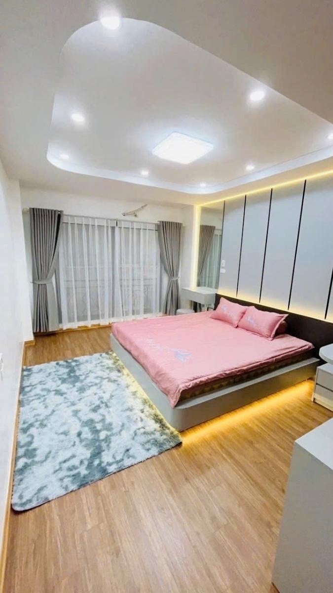 Bán nhà 8 tỷ 7 gần Hồ Ba Mẫu: 6 tầng, thang máy, 38m2, vị trí đẹp