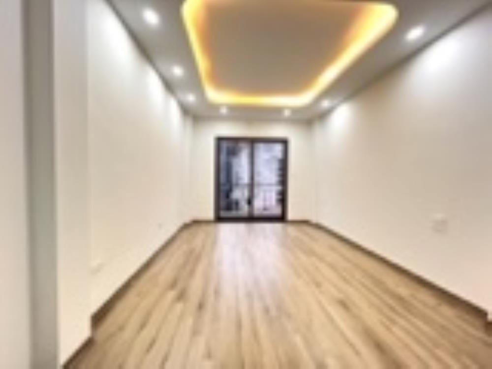 Bán Nhà 8 Tỷ 6 - Thang Máy, Vị Trí Đắc Địa, Ngõ Thông Thoáng
