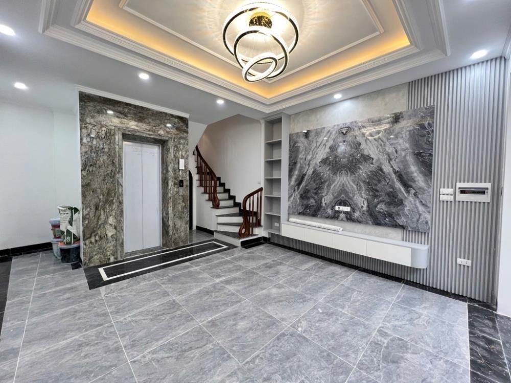 Nhà đẹp Khương Đình 38m2 - Giá 8 tỷ - Full Nội Thất, Vị Trí Đắc Địa