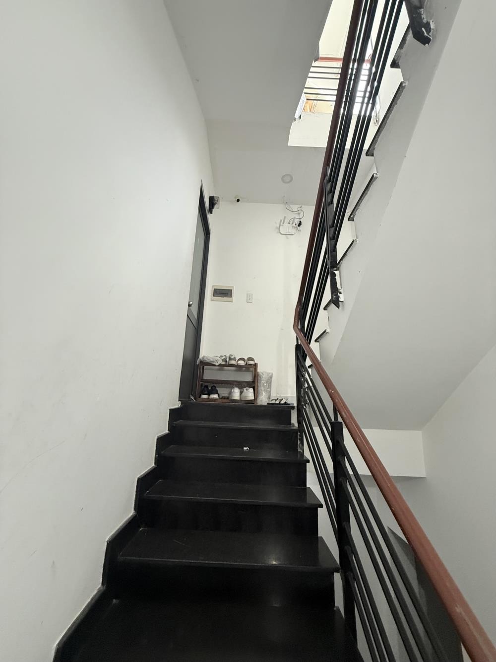Nhà 4 Tầng HXH Nguyễn Thượng Hiền - 8 Phòng Cho Thuê Full - DT 86m2 - Giá 10.8 Tỷ