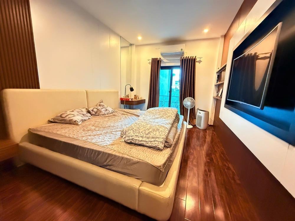 Hàng hiếm 4 tầng 42m2 Nam Từ Liêm: Giá 5.85 tỷ - Sát phố, thoáng đãng