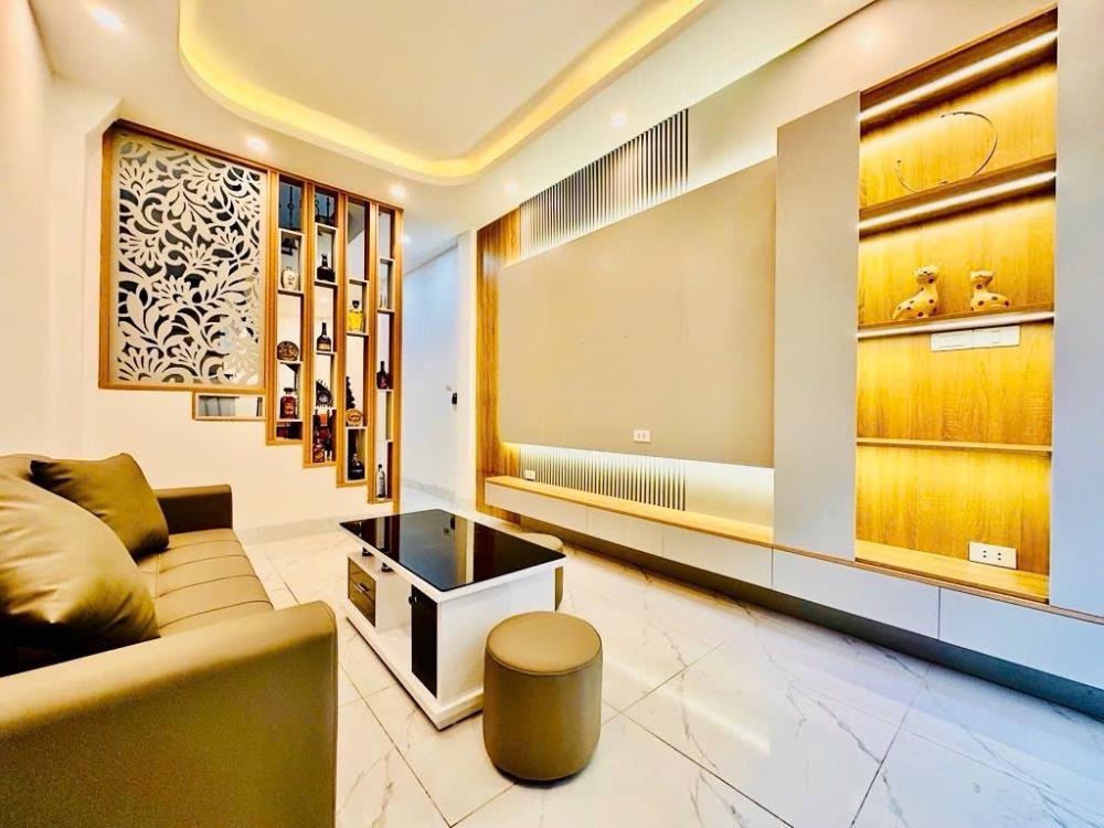 Bán nhà gốc Hai Bà Trưng 32m² - 6.18 tỷ - Vị trí đẹp, ngõ thông, ở ngay