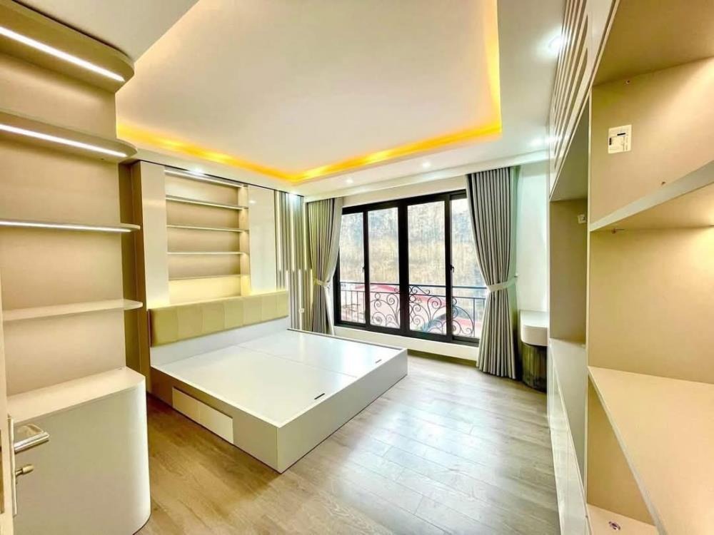 Siêu phẩm Đại La: Nhà 5 Tầng, Thang Máy, 4 Phòng Ngủ - Vị Trí Vàng