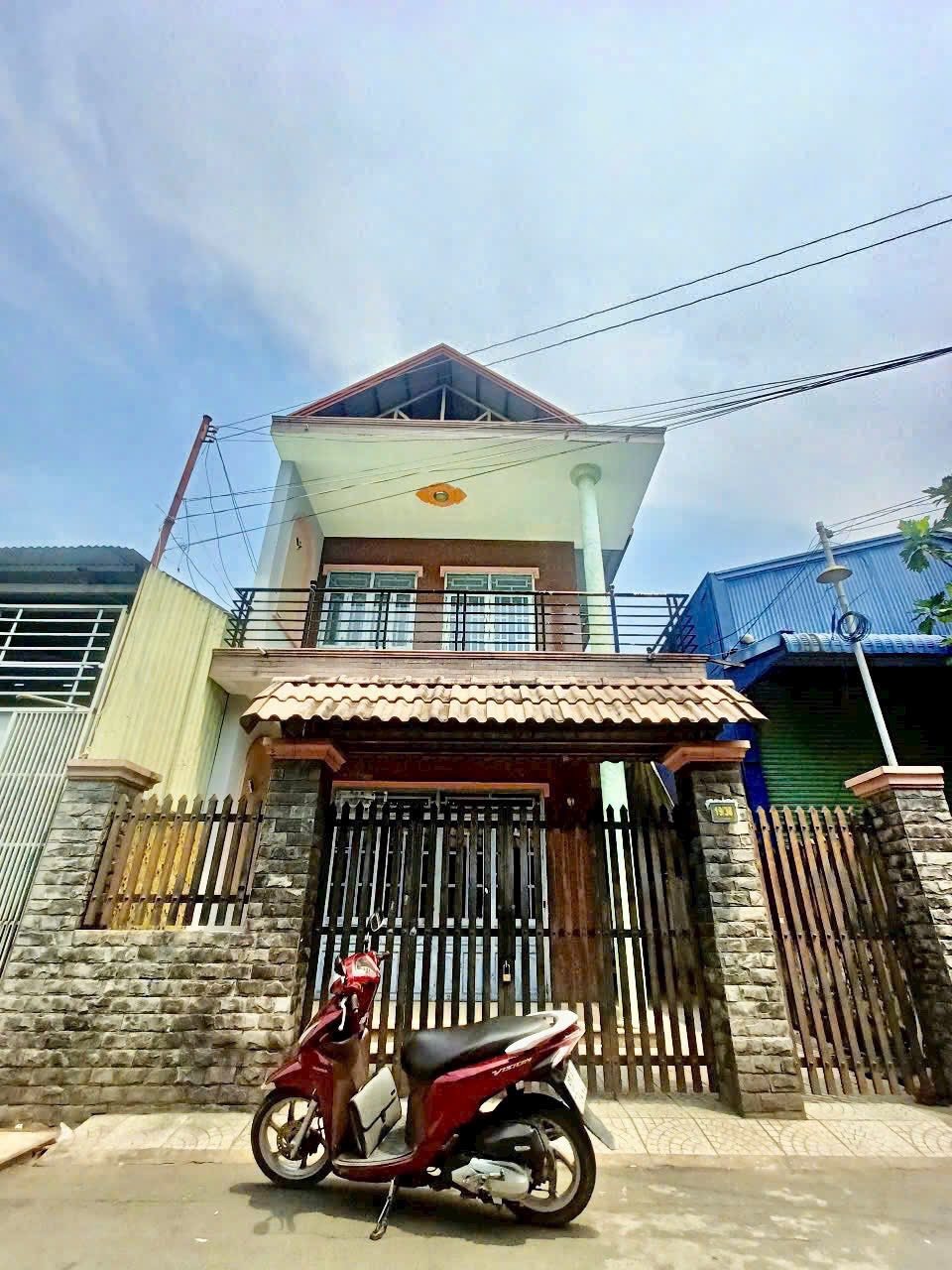 Bán Nhà Mặt Tiền Củ Chi - 1 Trệt 1 Lầu - SHR - Giá Tốt