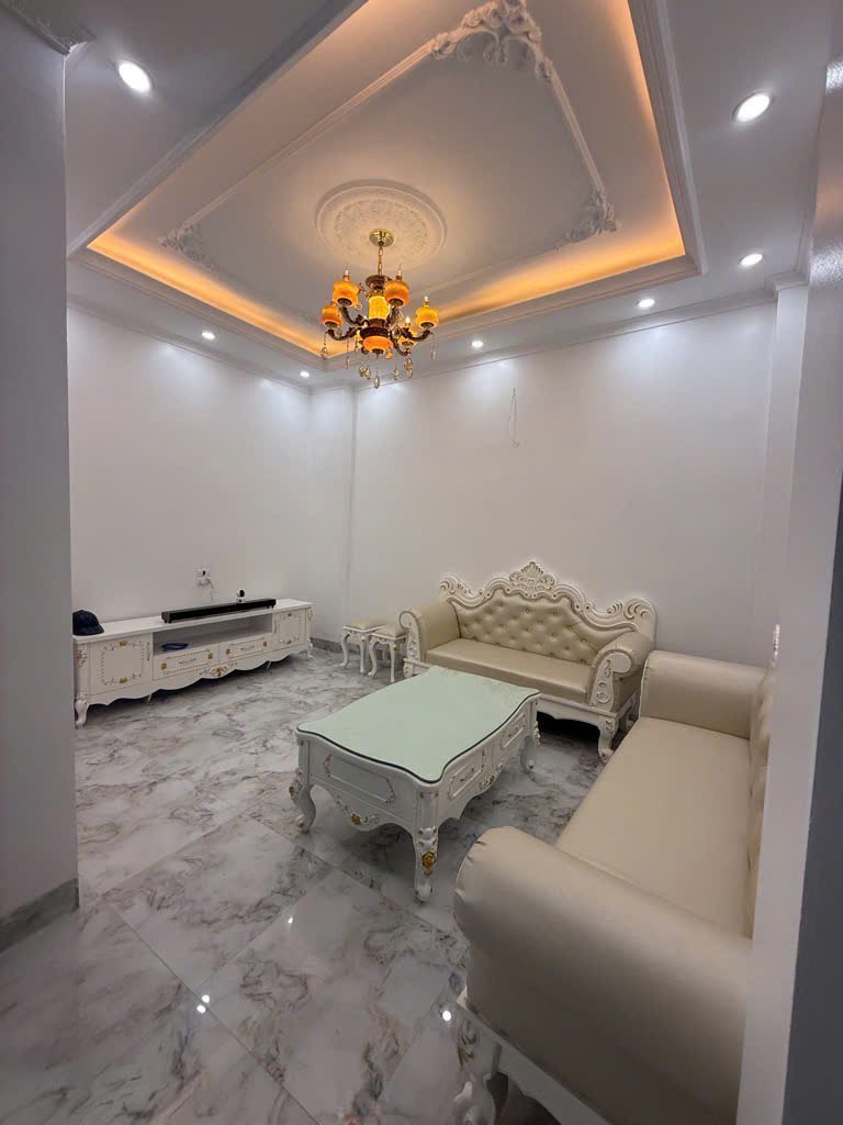 Bán nhà thang máy 5 tầng, 63m2, Minh Khai - Giá 8.5 tỷ