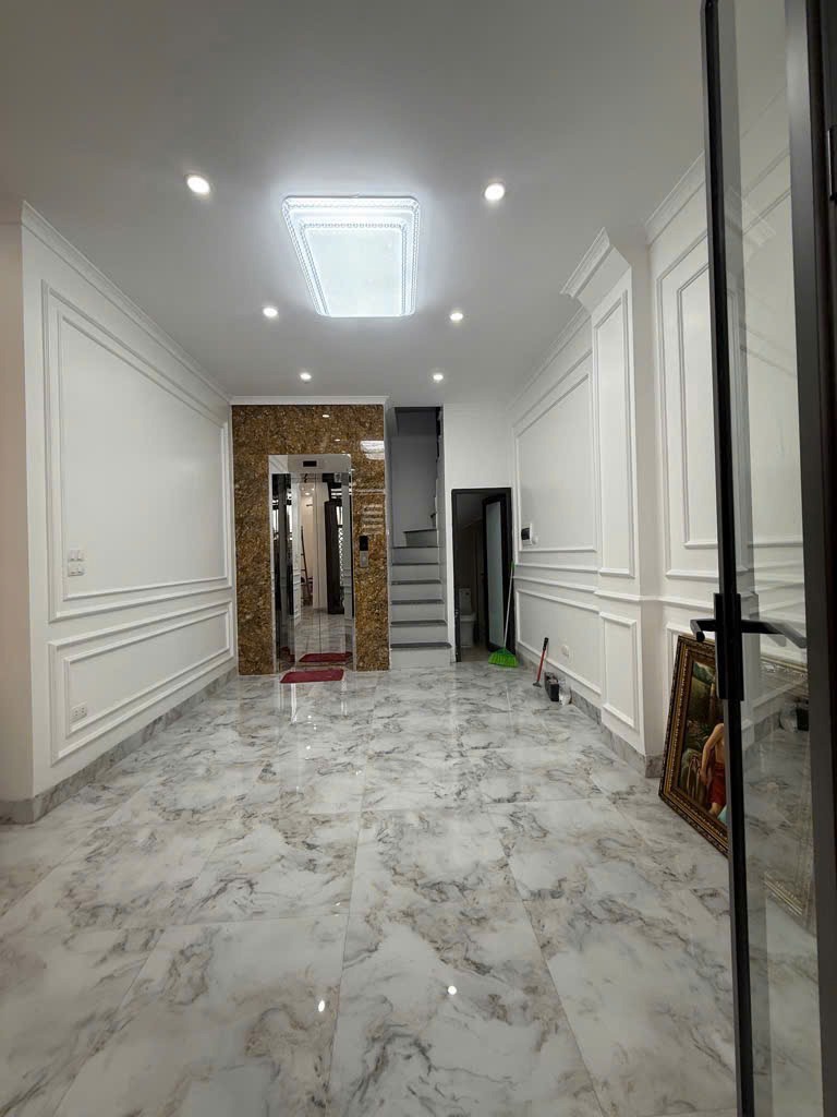 Bán nhà thang máy 5 tầng, 63m2, Minh Khai - Giá 8.5 tỷ