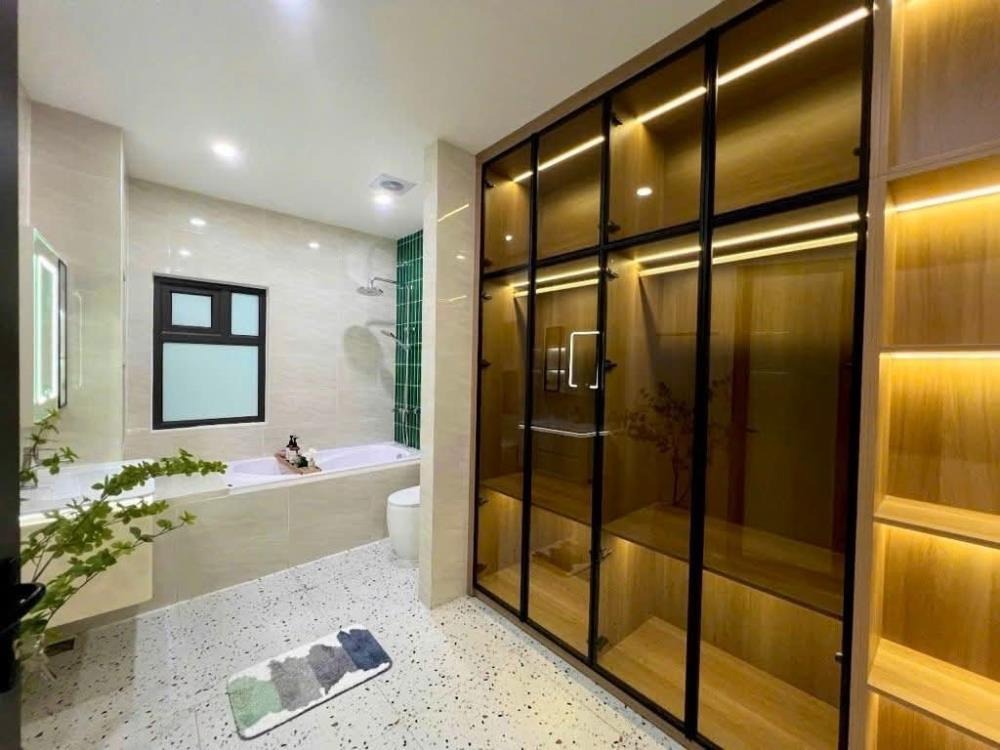 Siêu phẩm Thái Thịnh: Nhà đẹp full nội thất, thang máy, gần trung tâm