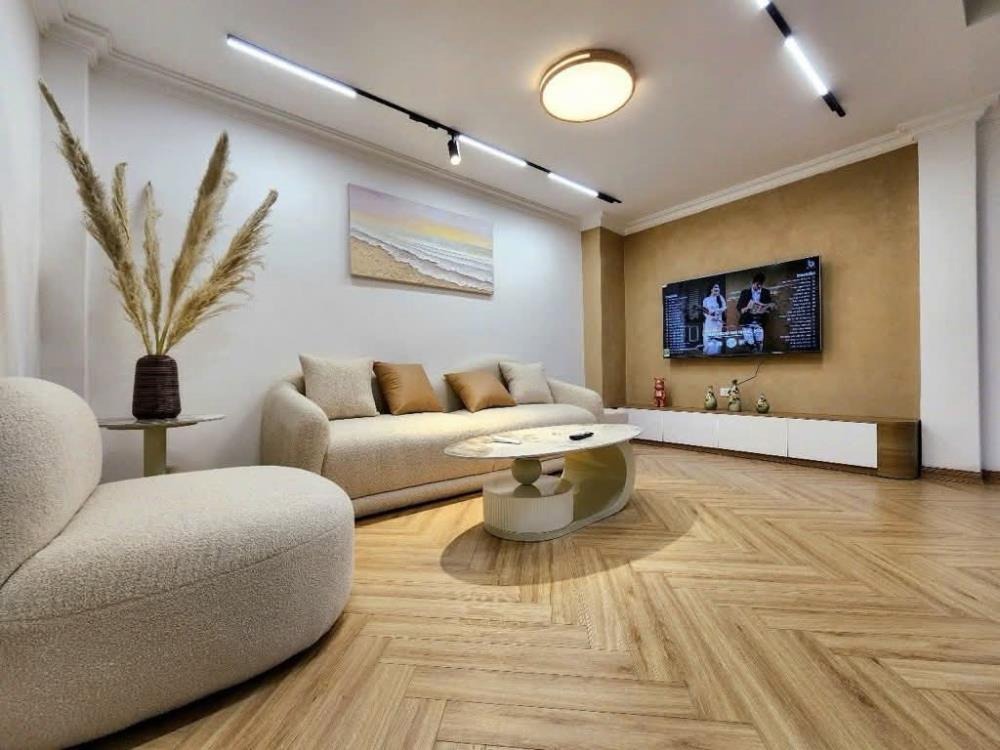 Siêu phẩm Thái Thịnh: Nhà đẹp full nội thất, thang máy, gần trung tâm