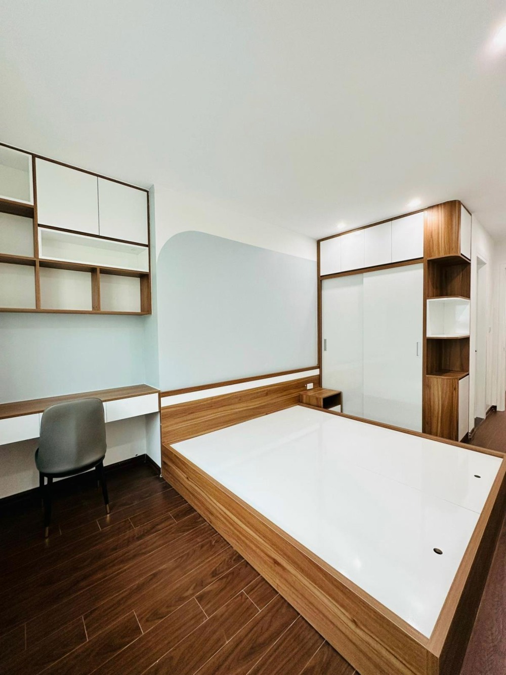 Căn 2PN, 2VS, 72m² HH2A Linh Đàm: View Hồ, Full Đồ, Hỗ Trợ Bank