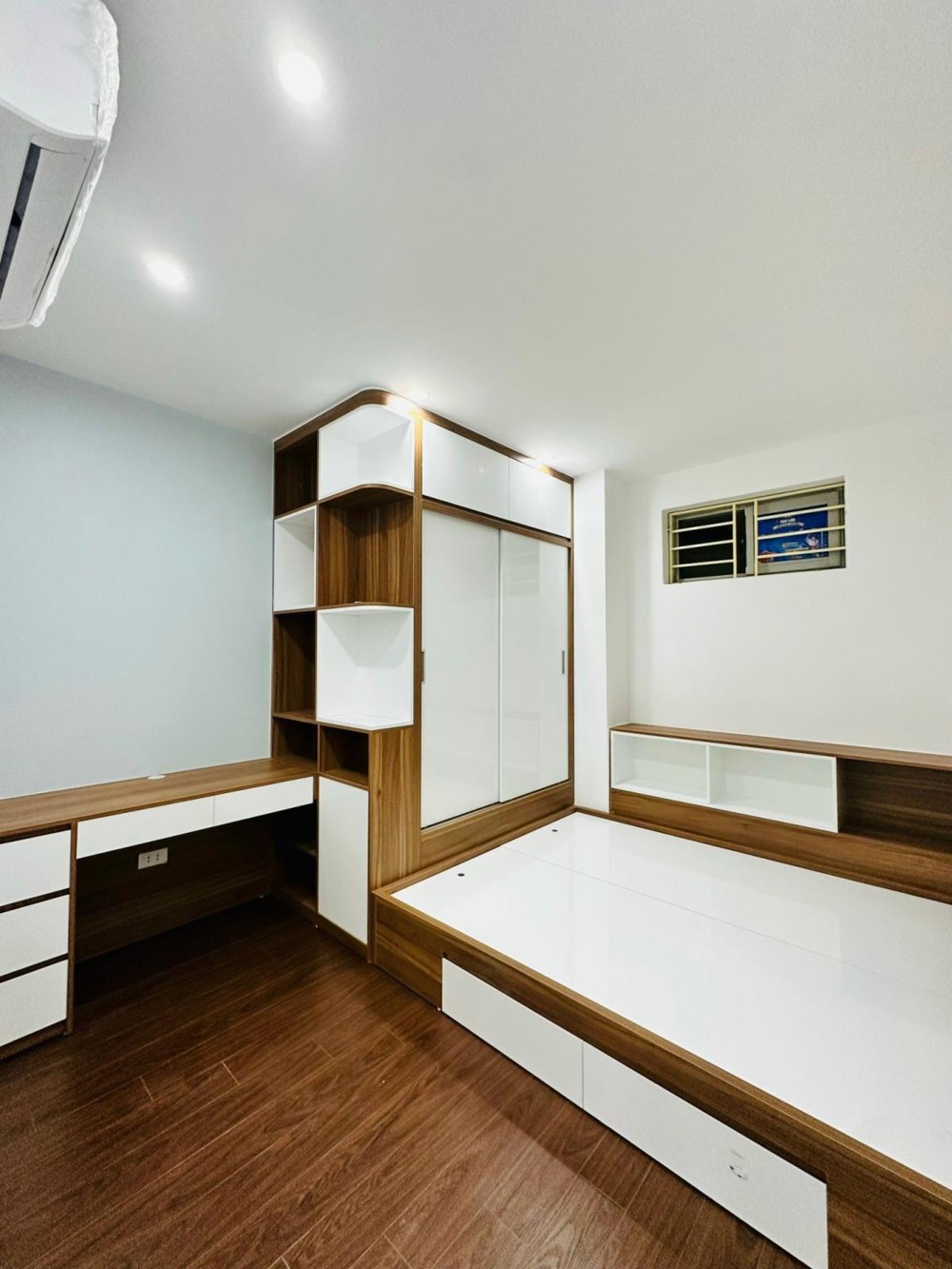 Căn 2PN, 2VS, 72m² HH2A Linh Đàm: View Hồ, Full Đồ, Hỗ Trợ Bank